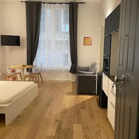 The Nest At Palazzo Pellicceria Apartment Genoa